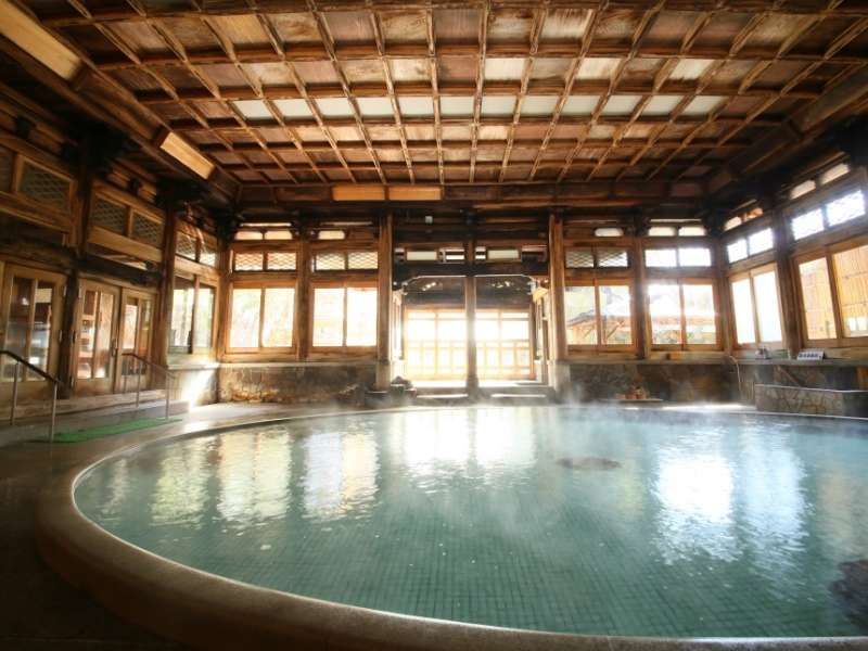 湯田中温泉「信州湯田中温泉 よろづや」