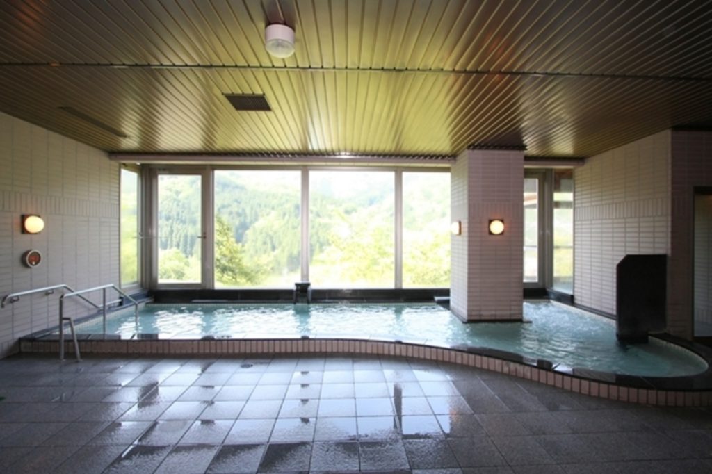 亀谷温泉「白樺ハイツ」