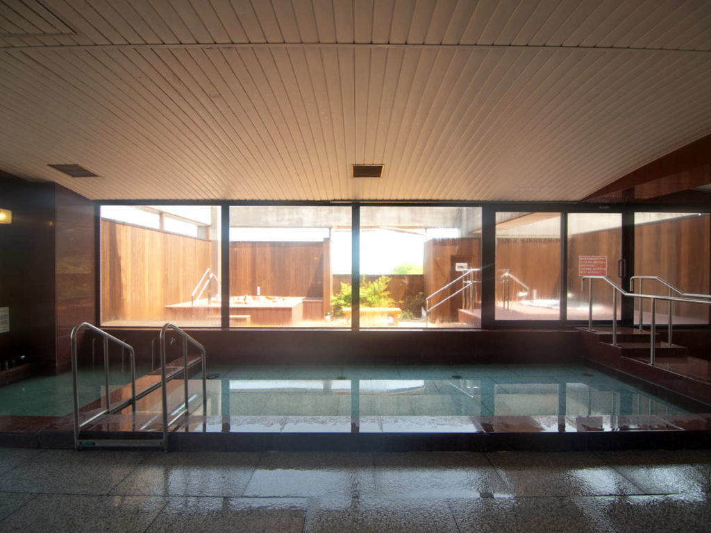 湯ノ浦温泉「ホテルアジュール汐の丸」